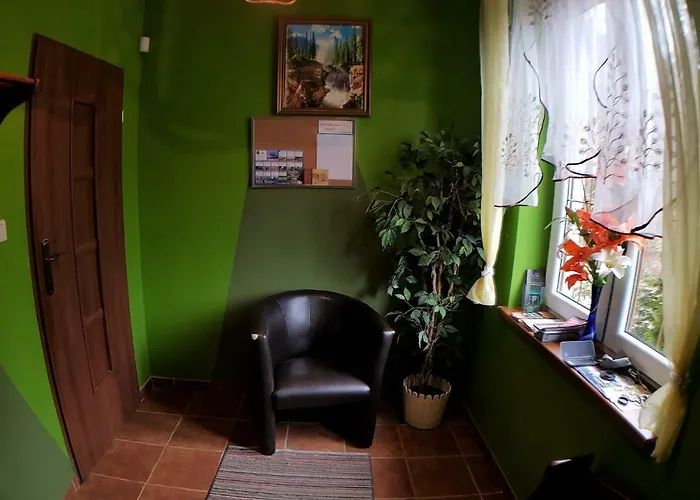 Homestay Wynajem Pokoi Pod Lasem *