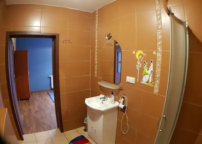 Wynajem Pokoi Pod Lasem Homestay *