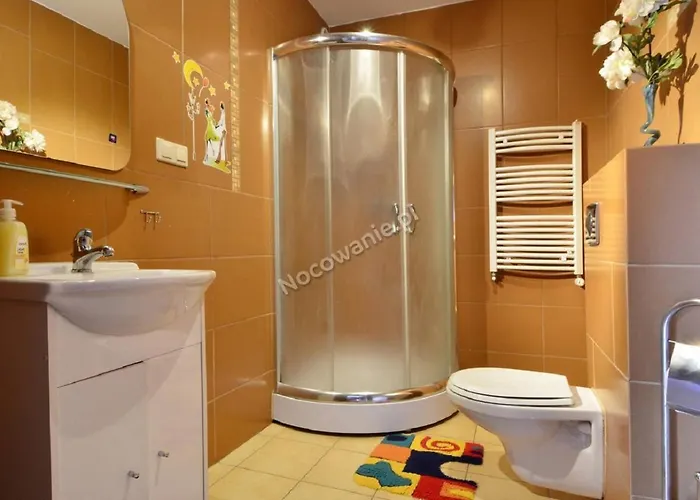 Wynajem Pokoi Pod Lasem Homestay *