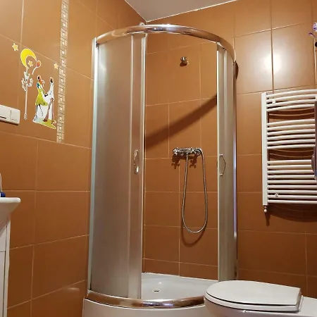 Wynajem Pokoi Pod Lasem 홈스테이 카르파츠