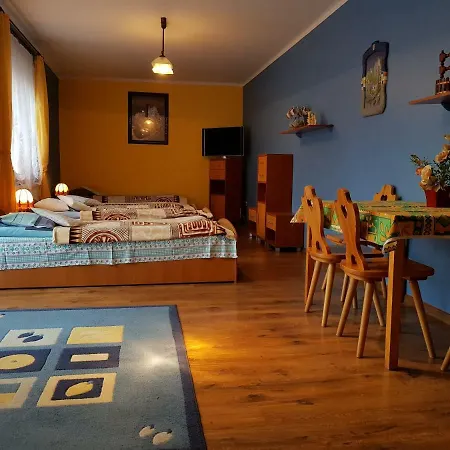 Homestay Wynajem Pokoi Pod Lasem *