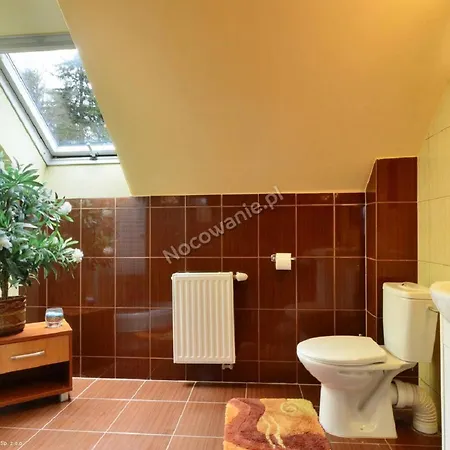 홈스테이 Wynajem Pokoi Pod Lasem *