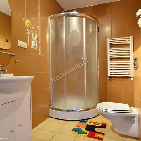 Wynajem Pokoi Pod Lasem Accommodatie bij particulieren *