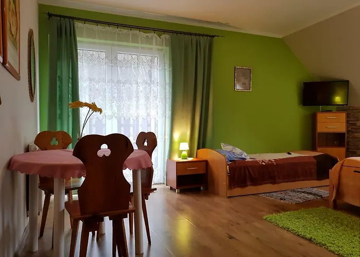 Wynajem Pokoi Pod Lasem Rum i privatbostad *