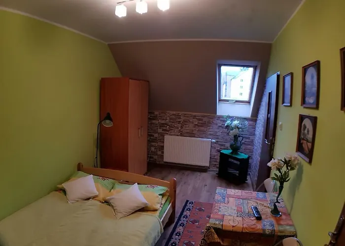 Wynajem Pokoi Pod Lasem *